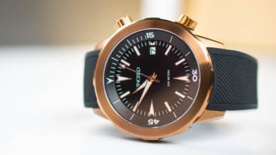 2021/01/Best-Dive-Watches-Under-200_-Vincero-Vessel-on-Side.jpg